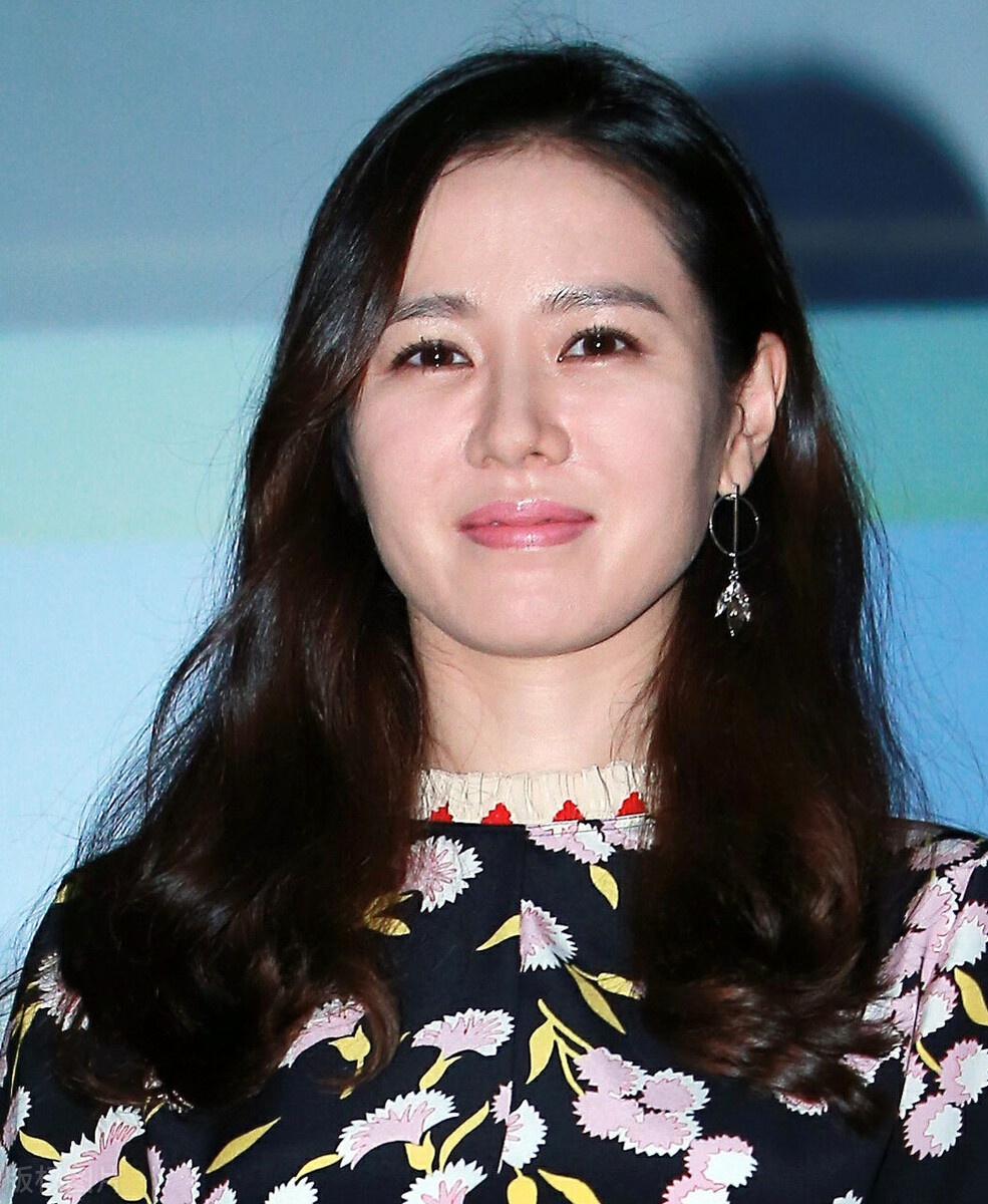 孙艺珍有女人味,这次好美丽|孙艺珍_新浪新闻