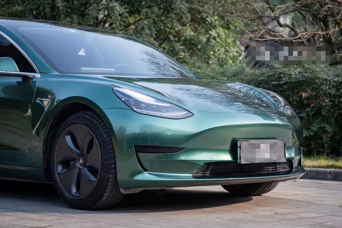 特斯拉model 3改色翡翠绿 真是让人欲罢不能-新浪汽车