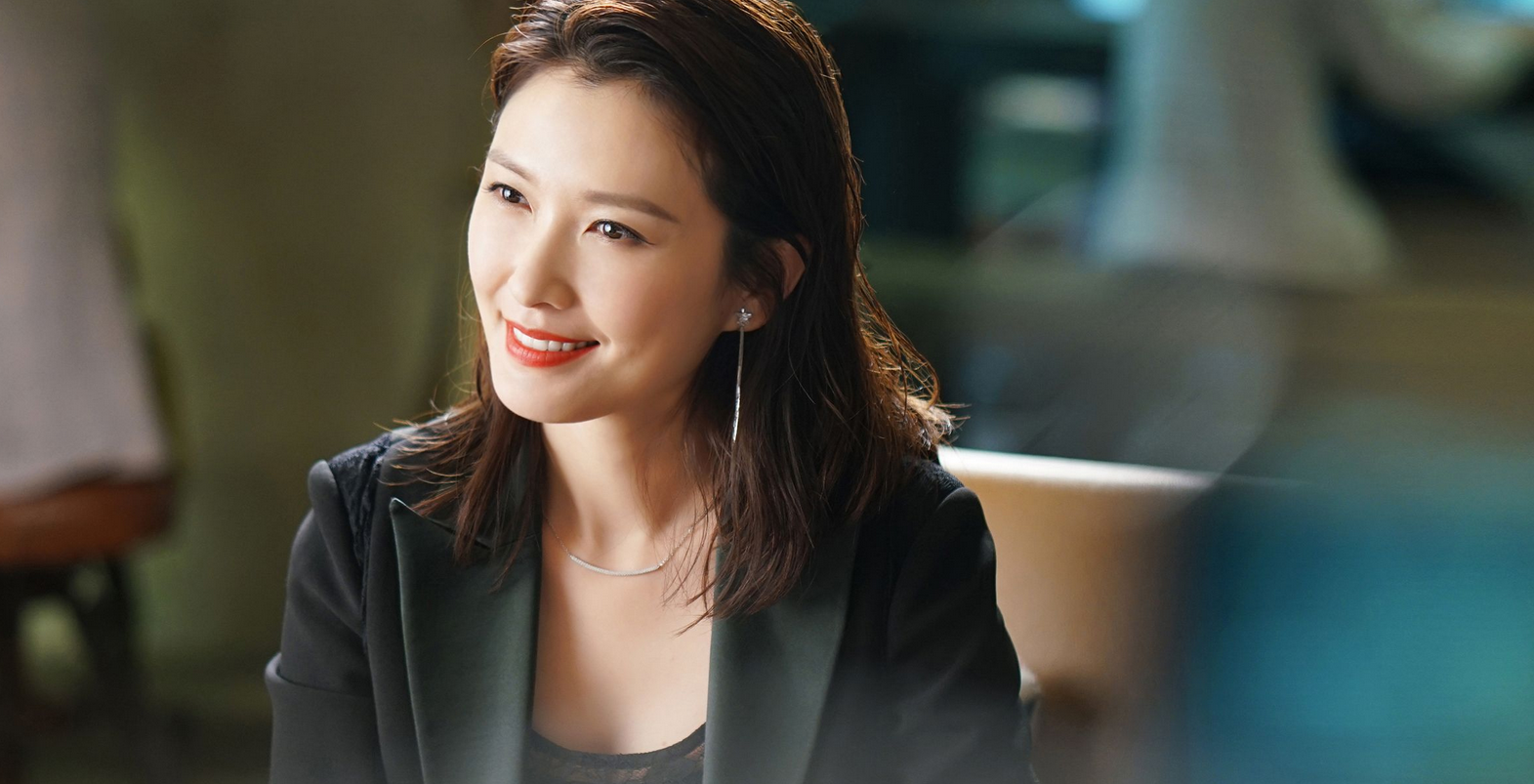 《正青春》:赛琳娜不仅是卧底,她还是温哲师傅的情人