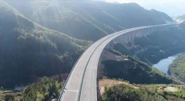 莆炎高速公路大田奇韬收费站力争在今年国庆节前完成建设.