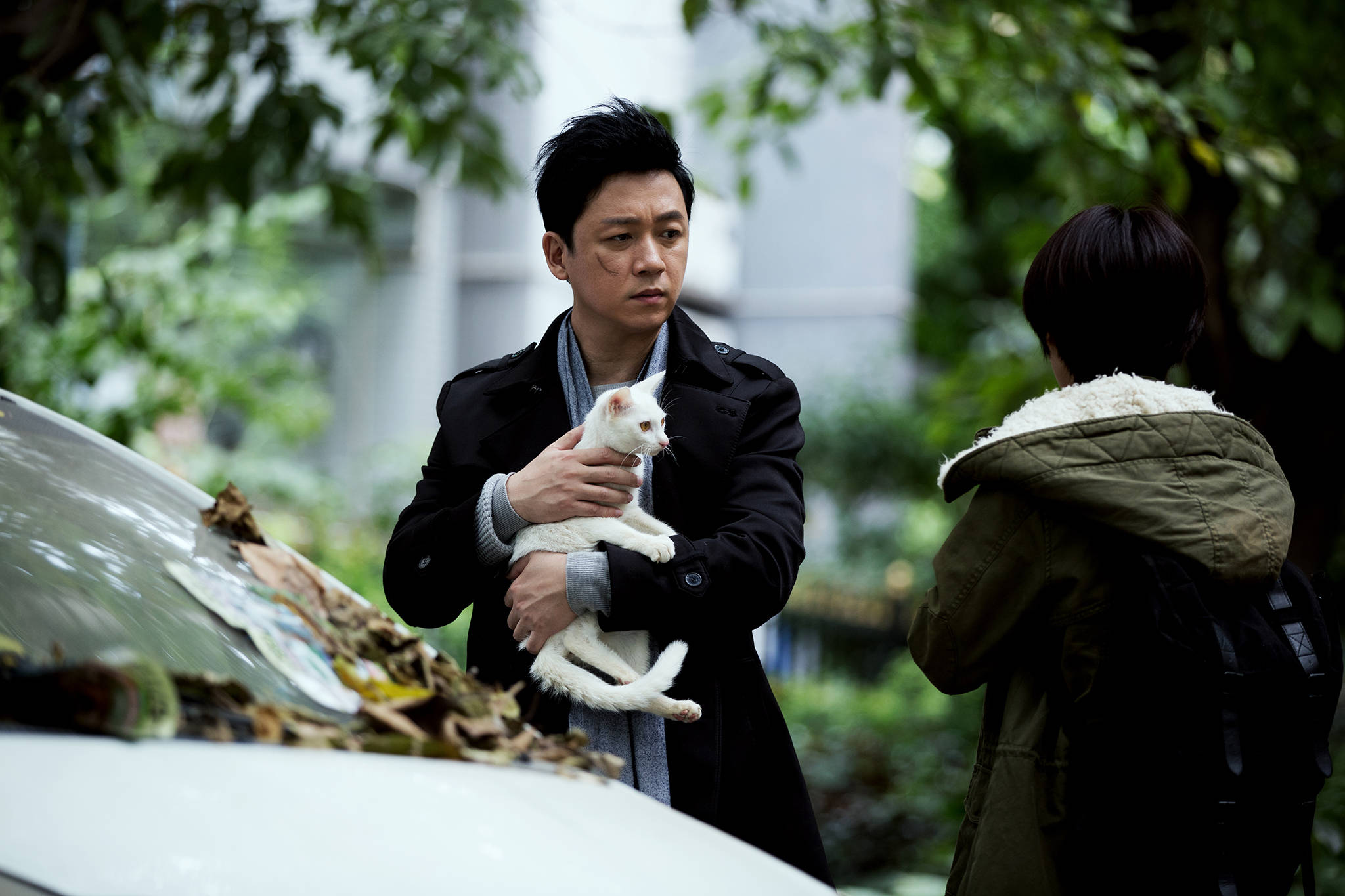 王大治44岁生日显凄凉,和母亲两人窝在狭小厨房,想爸想到泪奔