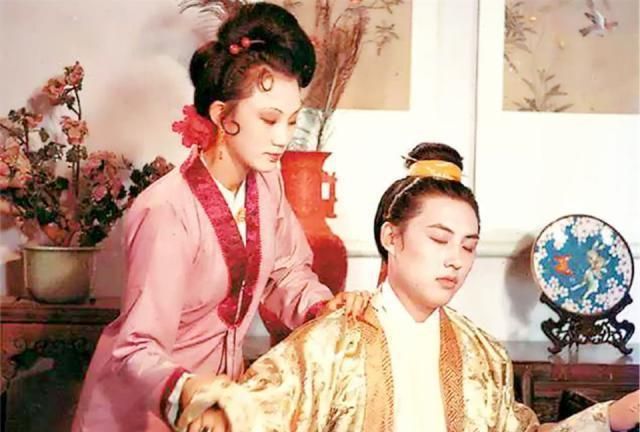 贾琏和王熙凤开初是有感情的,为何后来发生了裂变?