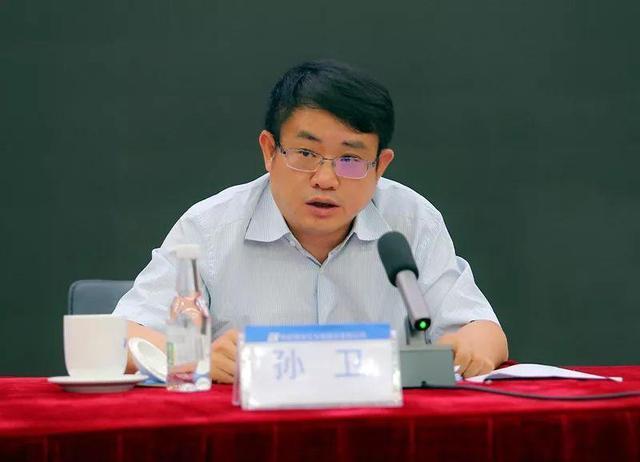 孙卫则从2017年5月9日开始担任总经理,还不到4年时间,他和袁湘华出任