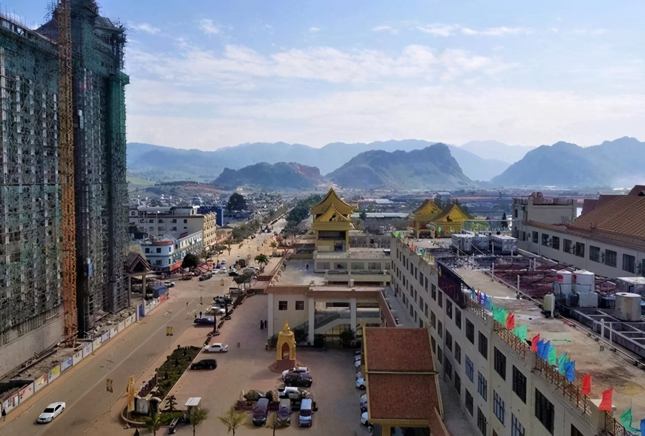 对于缅甸的地方武装,专注国际关系的储殷教授曾经说过,缅甸边缘跌区