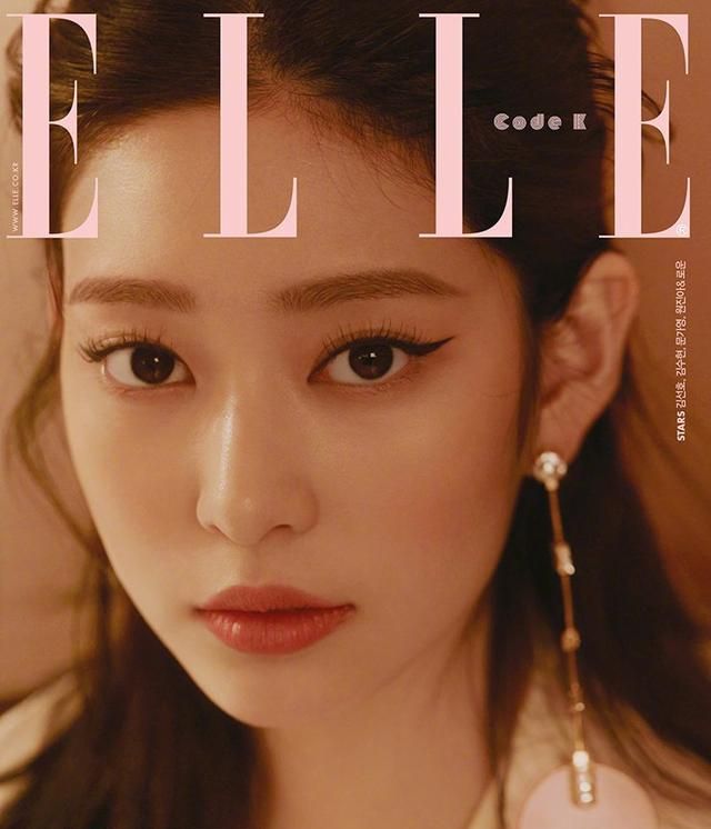 张元英金珉周ellekorea封面画报是俏丽复古的miumiu女孩