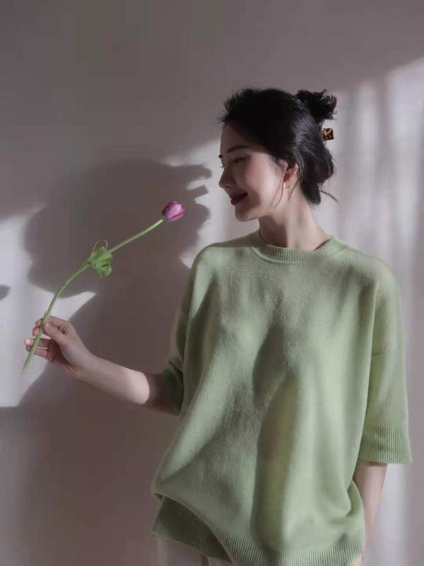 董花花晒清新照疑走出阴霾,张大奕打赏粉丝出手阔绰