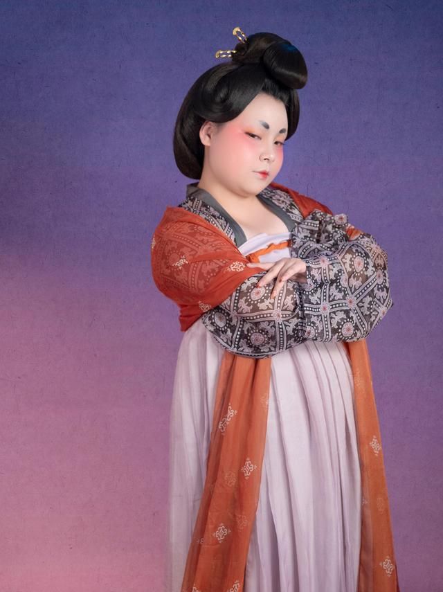 胖女孩穿汉服会“丑”?她把汉服穿出大唐风韵,获无数网友点赞休闲区蓝鸢梦想 - Www.slyday.coM