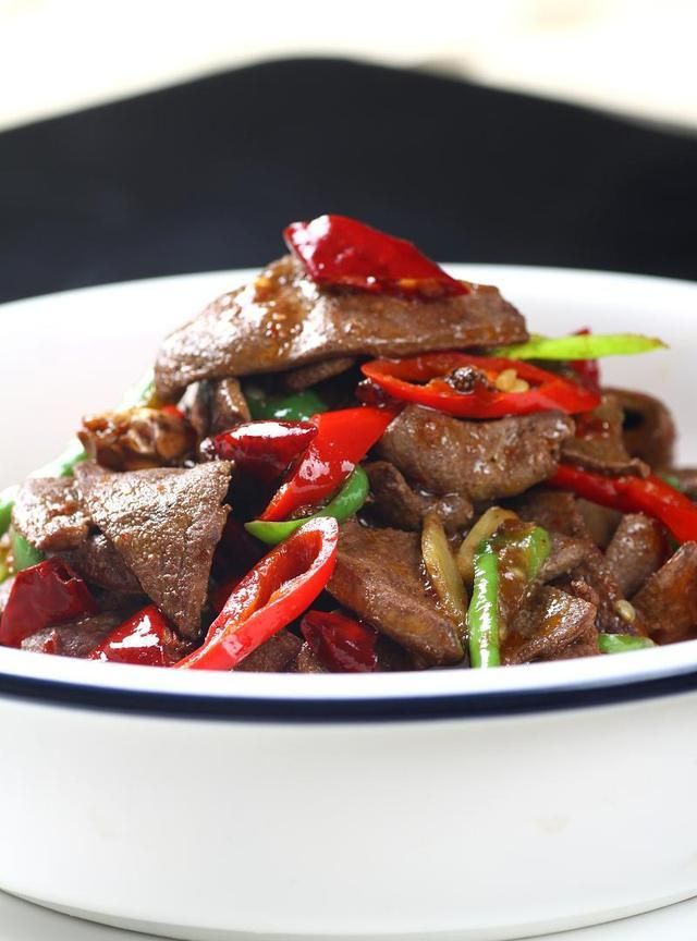 腊八蒜吃不完?来一碗香喷喷的腊八蒜炒猪肝,轻轻松松搞定囤货