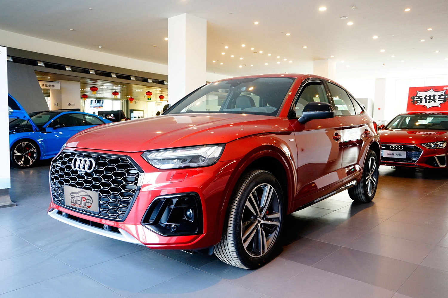 采用溜背造型,搭载最新一代oled数字尾灯二,全系标配s-line运动套件