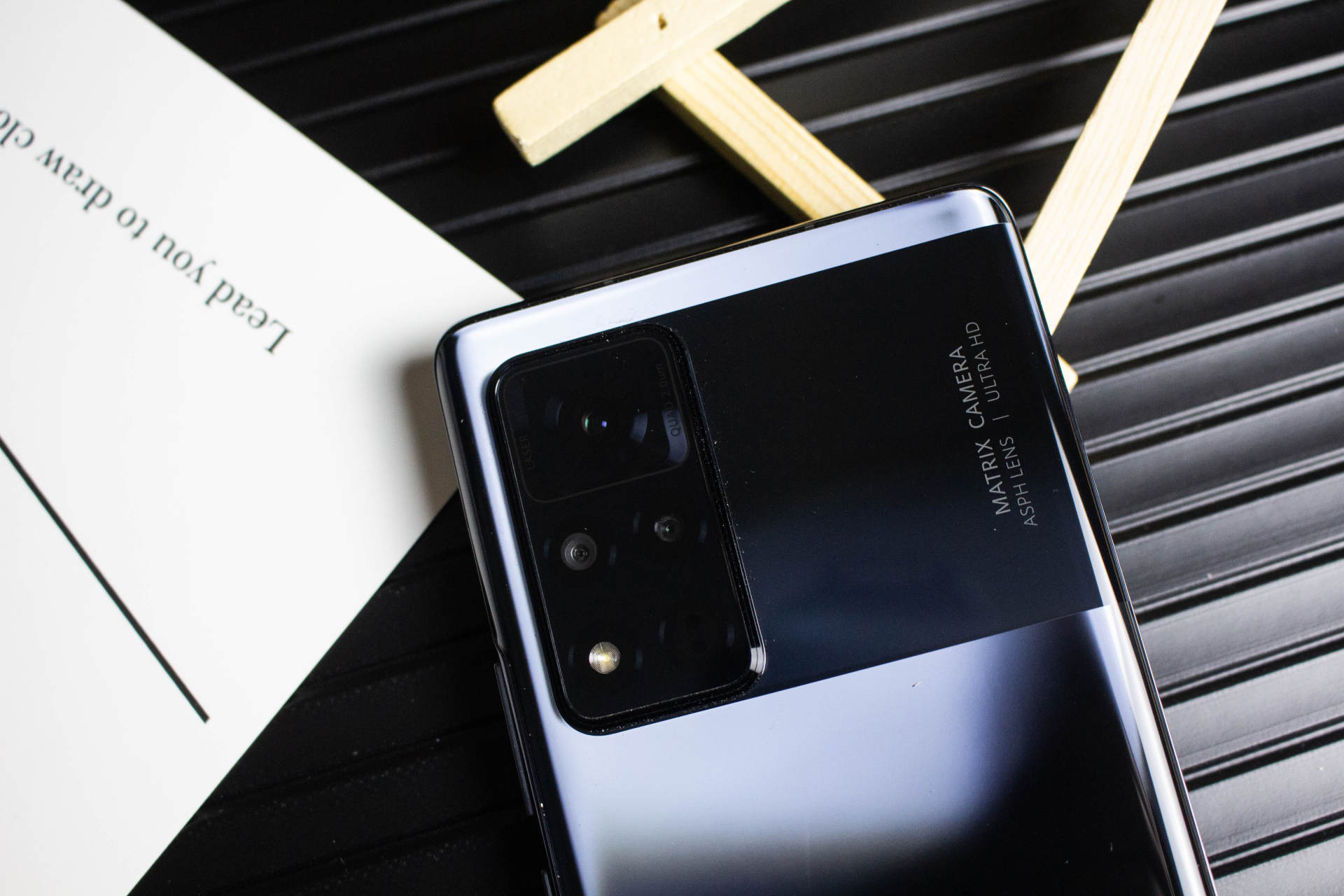 荣耀v40外观设计赏析不一样的秩序不一样的美学