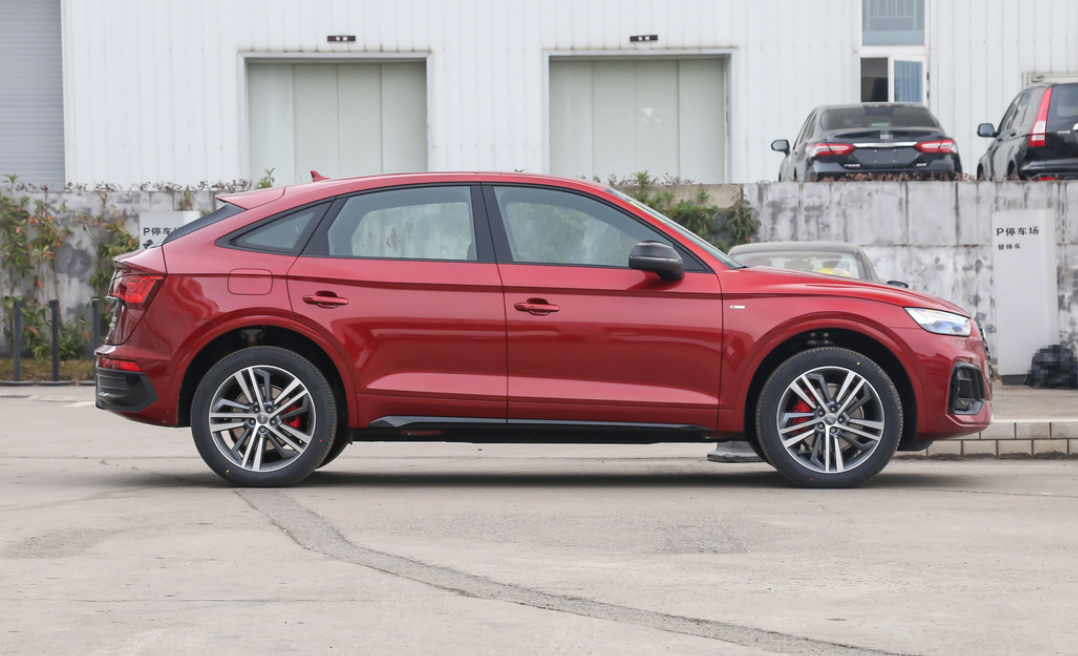 轿跑版奥迪q5l亮相,42.6万造型更时尚,实用和运动共存
