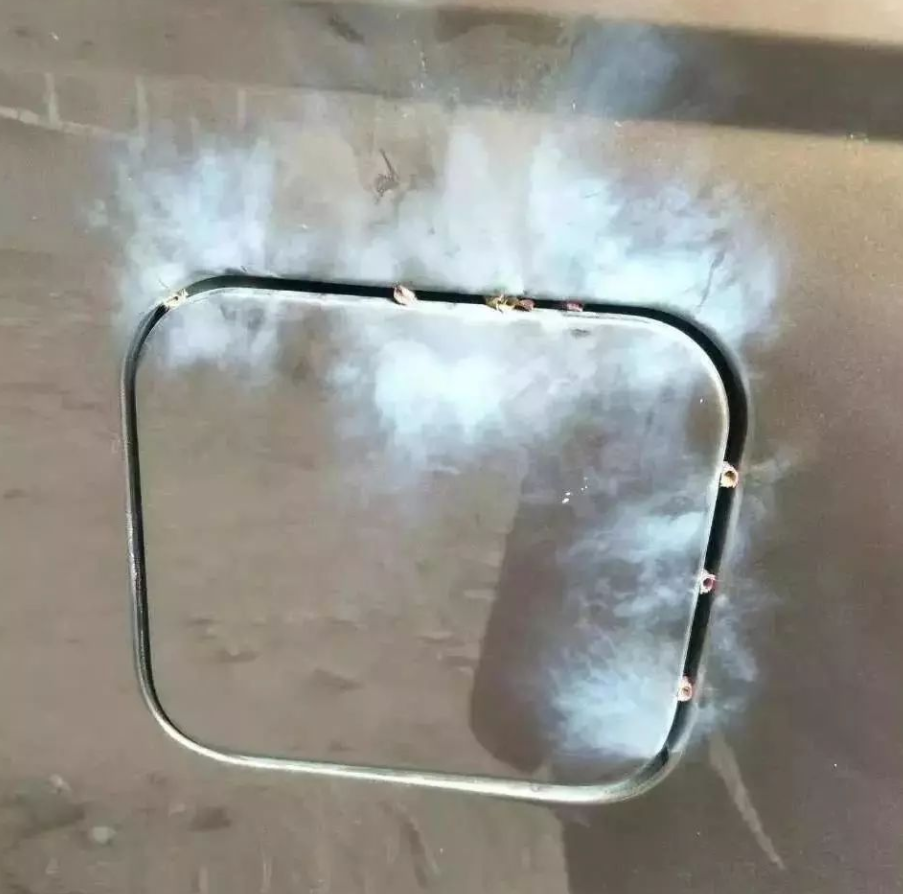 8岁男孩把鞭炮扔进窨井,结果被炸飞重伤,放鞭炮要注意以下5点休闲区蓝鸢梦想 - Www.slyday.coM 8岁男孩把鞭炮扔进窨井,结果被炸飞重伤,放鞭炮要注意以下5点休闲区蓝鸢梦想 - Www.slyday.coM