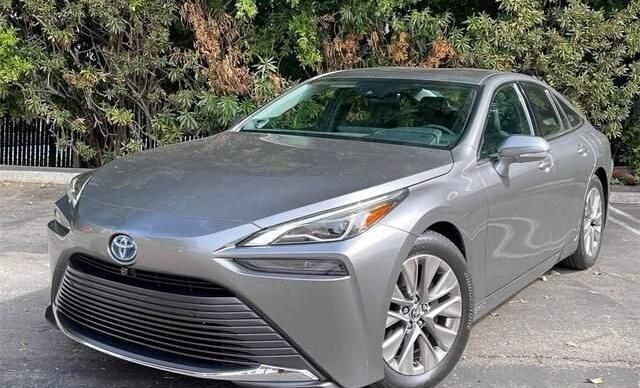 丰田版ls登场,氢动力持续800公里,颜值不输给a6,mirai来了