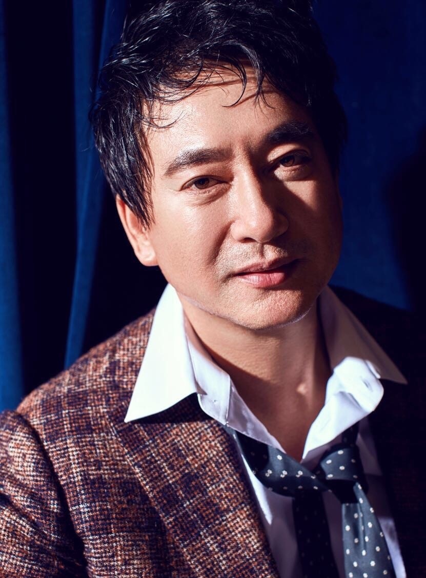 张恒三位好友继续围剿郑爽,郑成华突然上线疑似不甘心女儿退圈