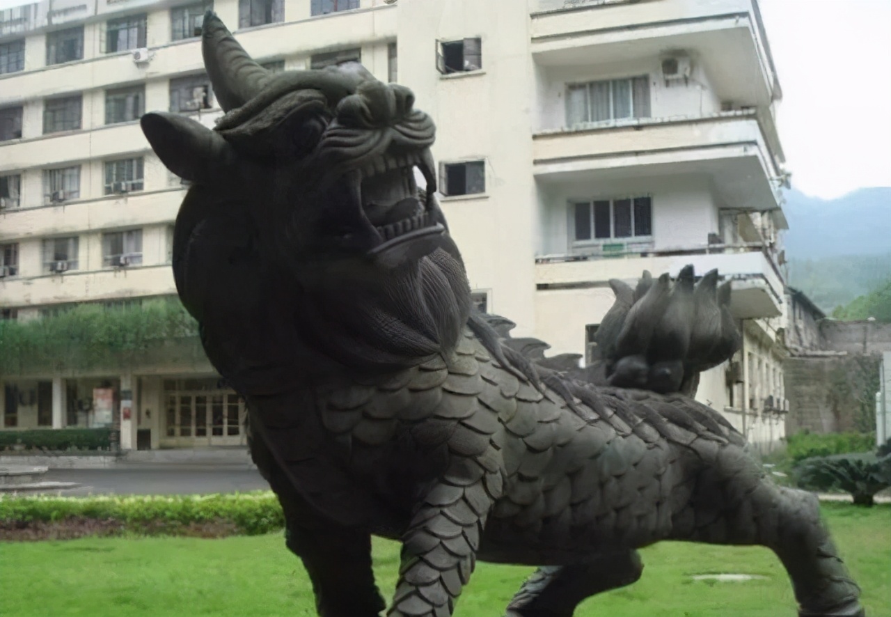 獬豸去角跪下变韩国吉祥物被韩男团坐着表演在中国却寓意神圣