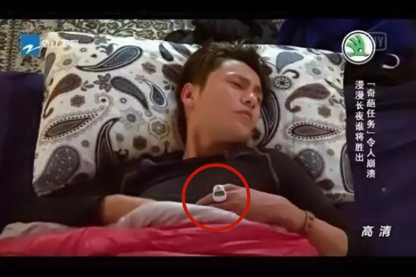 娱乐圈又有新风潮陈坤周迅等人时常佩戴的电子计数器究竟是何物