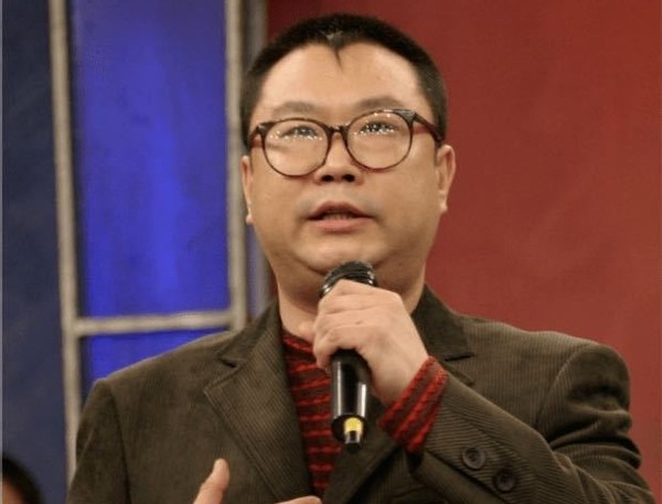 51岁尹相杰收心了娶了娇妻事业也有转机曾因吸毒事业尽毁