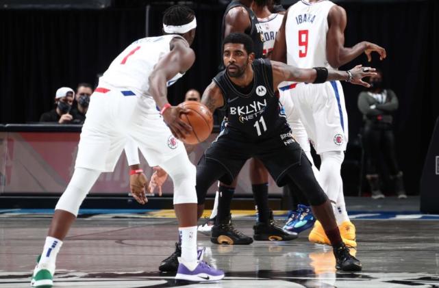 三巨头合砍90分篮网胜快船(图)