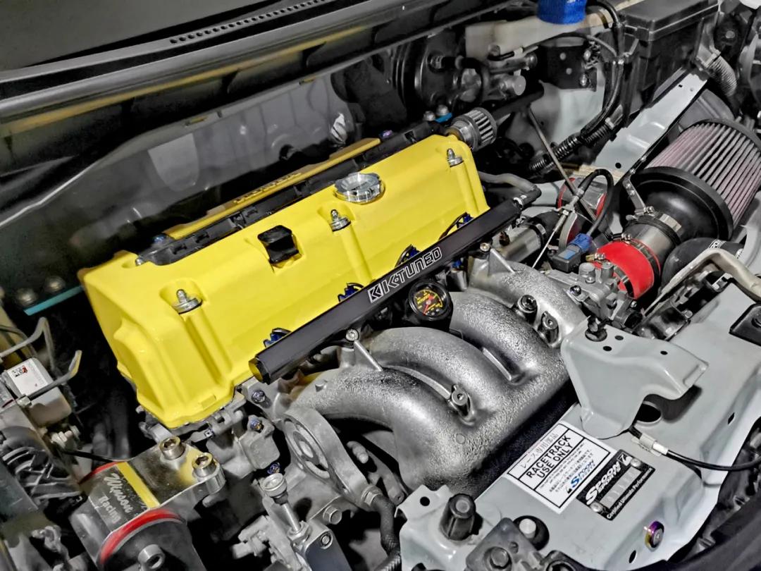 经过一段时间的寻找,小王寻到了一台dc5上搭载的后期k20a发动机.