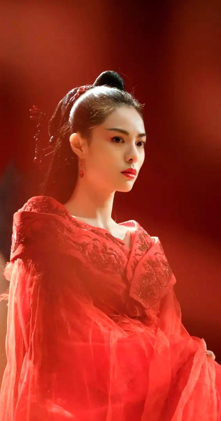古装红衣最惊艳的七位女星,赵丽端庄大气,她让人赏心悦目