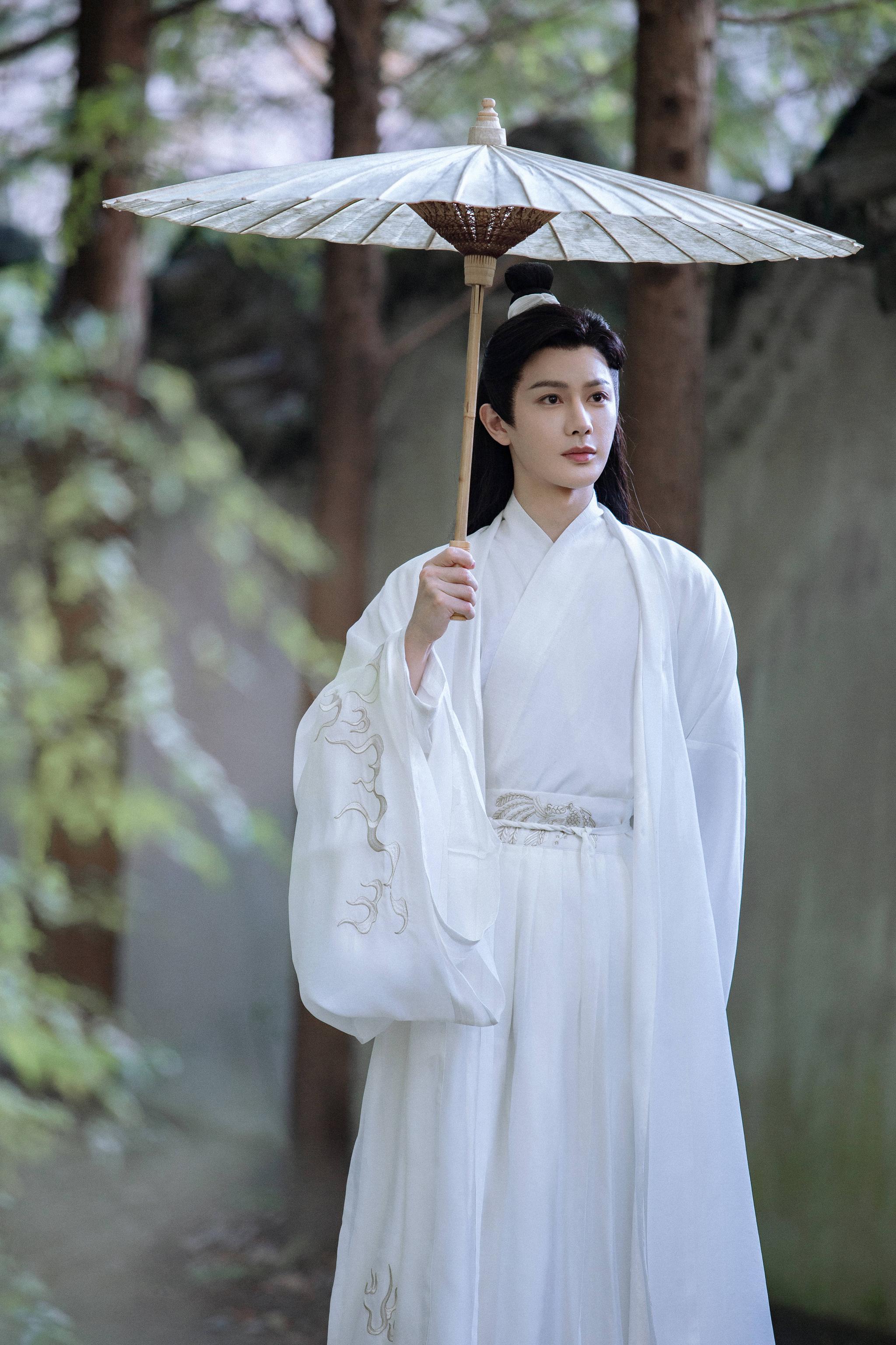 且试天下开机杨洋和赵露思合作网友说女主选角不合适