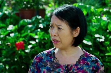 "赵四媳妇"为老公庆生,香烟做花束礼品满桌,58岁老公像小伙|筱素清