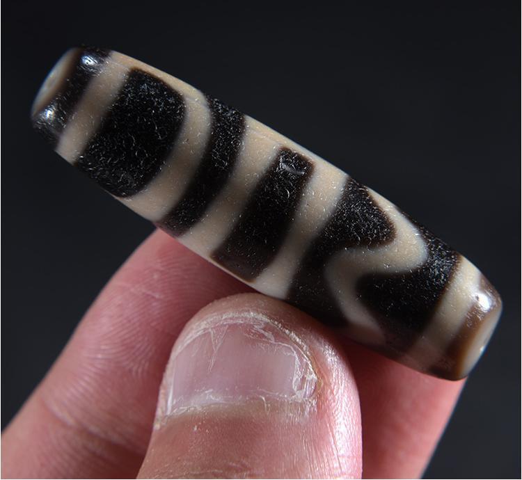 天珠只有几百块的仿珠和几百万的至纯你认可别样的说法吗