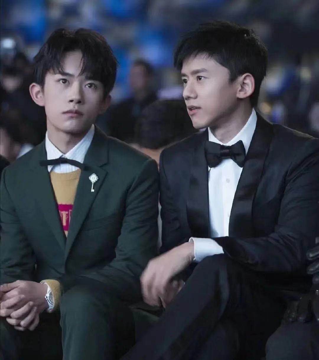 曝张杰和易烊千玺在春晚合唱,双方粉丝开始撕番,谢娜应该会伤心