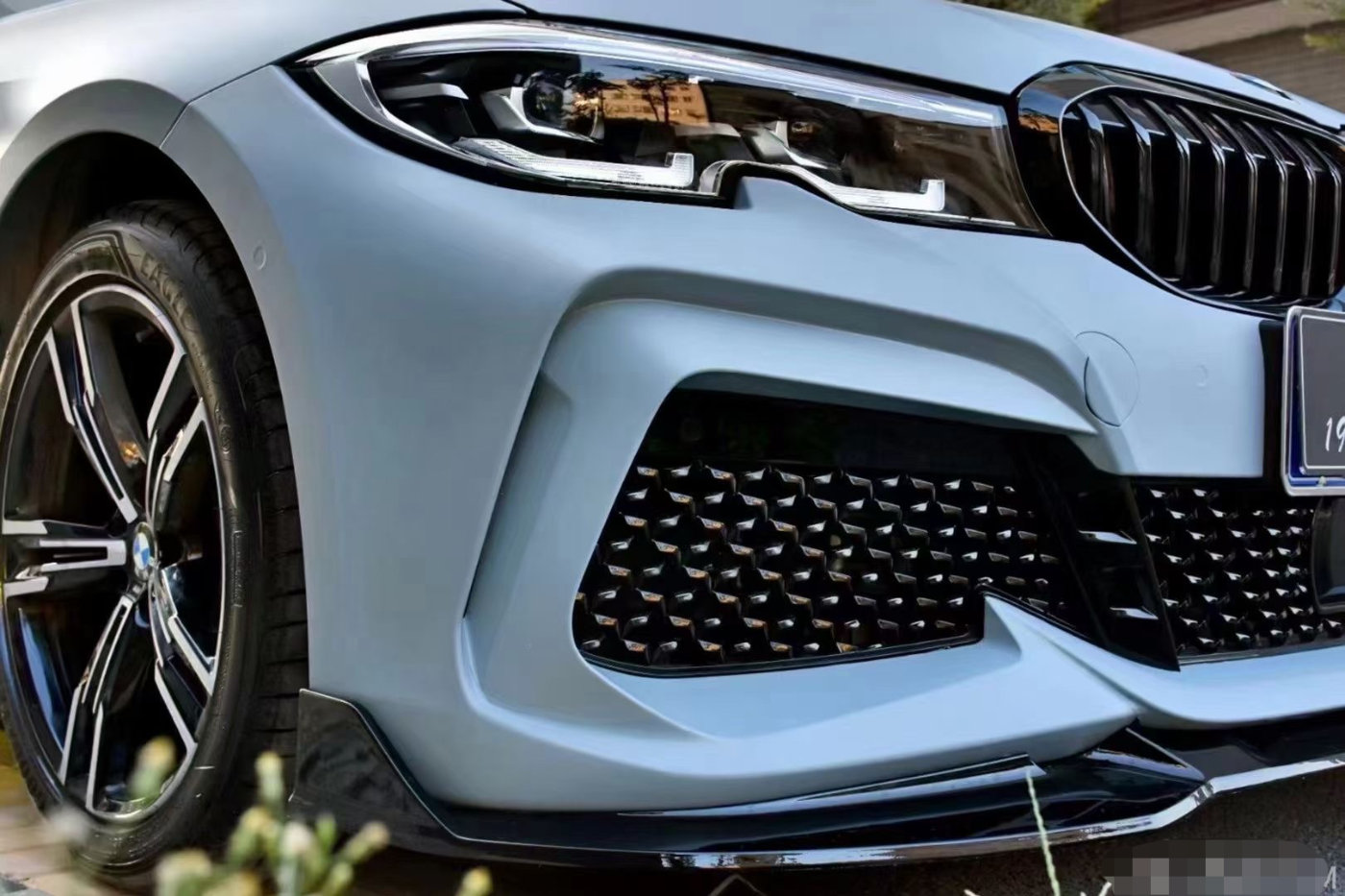 宝马3系改色水晶战舰灰 同级标杆这样才最经典