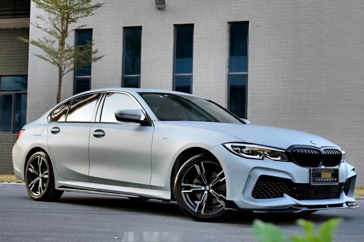 宝马3系改色水晶战舰灰 同级标杆这样才最经典