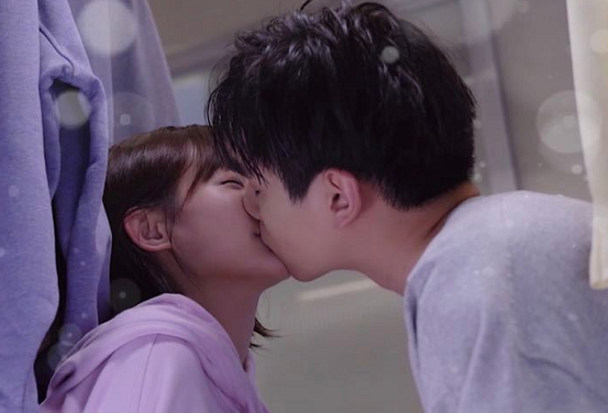 胡一天抱李一桐大腿再演隔窗吻!姐妹篇!吻戏超杨紫亲爱的热爱的休闲区蓝鸢梦想 - Www.slyday.coM 胡一天抱李一桐大腿再演隔窗吻!姐妹篇!吻戏超杨紫亲爱的热爱的休闲区蓝鸢梦想 - Www.slyday.coM