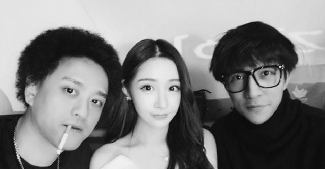 女网红悼念赵英俊晒和薛之谦三人合影目的不纯赵英俊嘴里叼烟