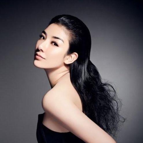 如果黄奕,黄毅清没有沦为仇人,那么黄芊玲就可以拥有一个幸福的家庭