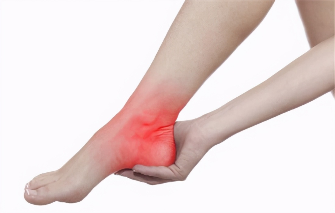 中老年人一走路脚后跟就疼是长了骨刺吗还能补钙吗