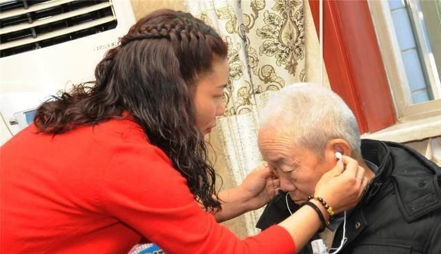 “求你去养老院吧!”过年前独生女儿突然跪下,68岁老人含泪点头休闲区蓝鸢梦想 - Www.slyday.coM
