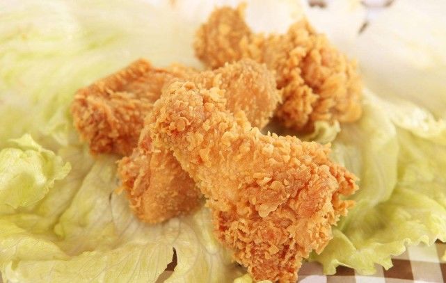 这么炸出来的鸡腿外酥里嫩越吃越过瘾关键做法也超级简单