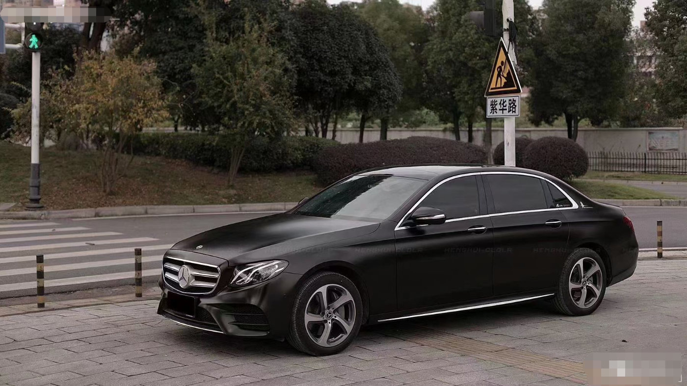 奔驰e改色电光黑 黑武士又来附体了
