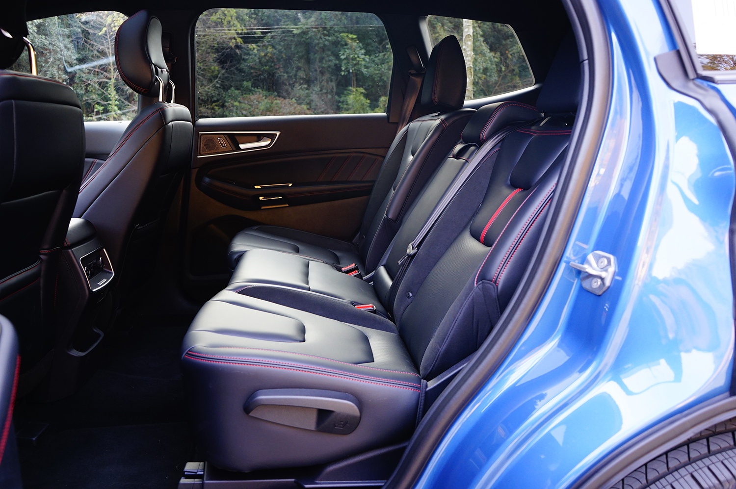 动力足空间大配置高福特锐界plus试驾测评