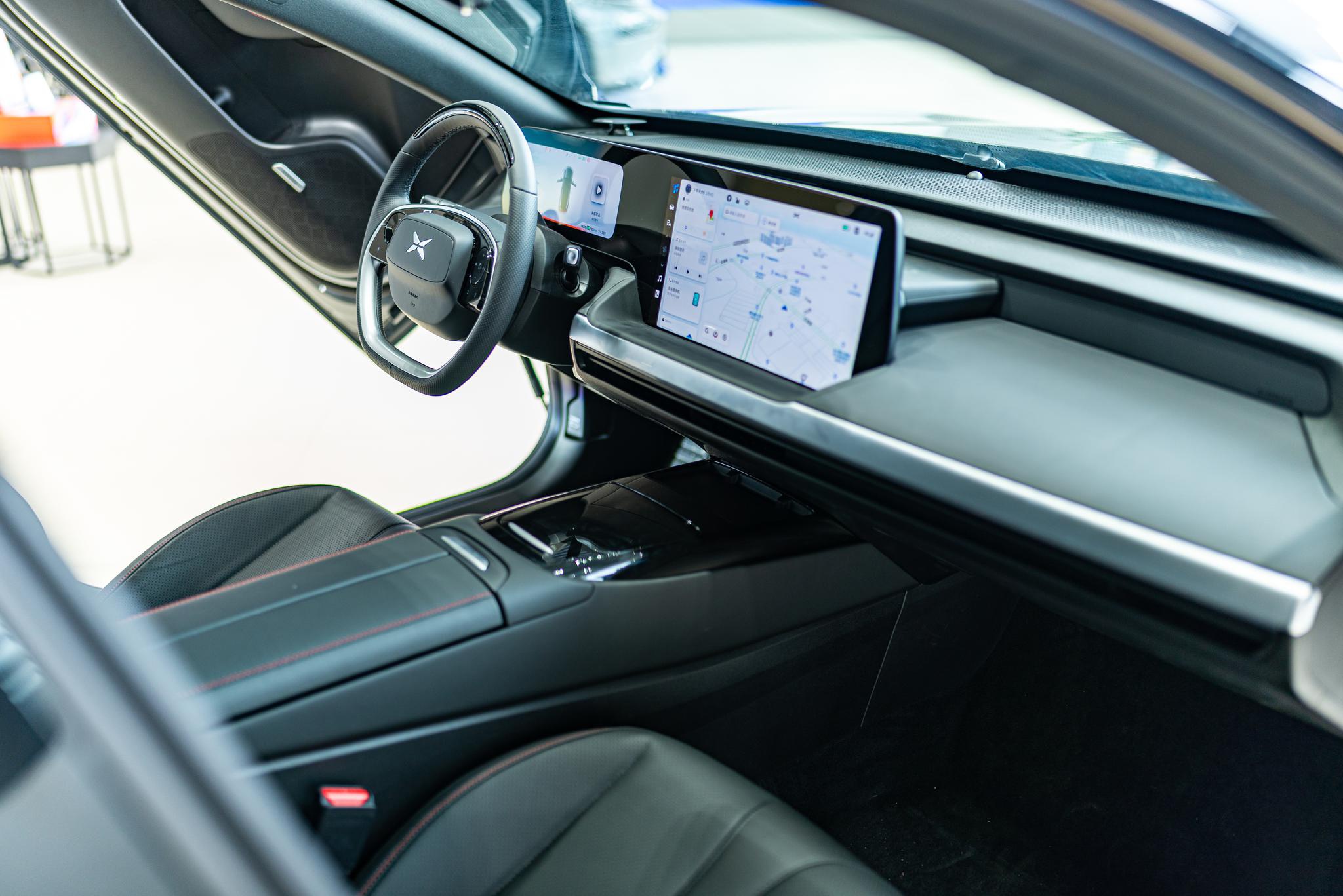 比跑车还拉风贵阳孟关实拍小鹏p7鹏翼版