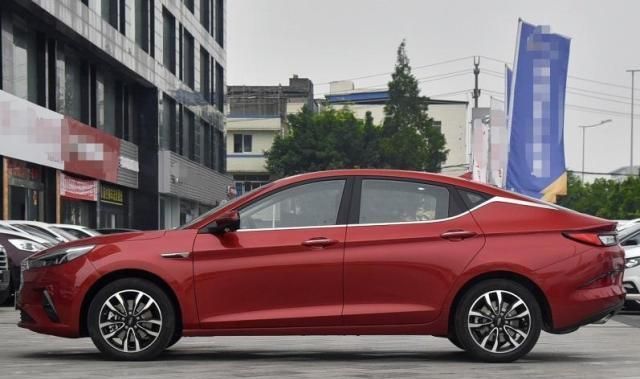 这款国产小型轿车,搭载1.5t发动机,售价8万起,可谓诚意满满