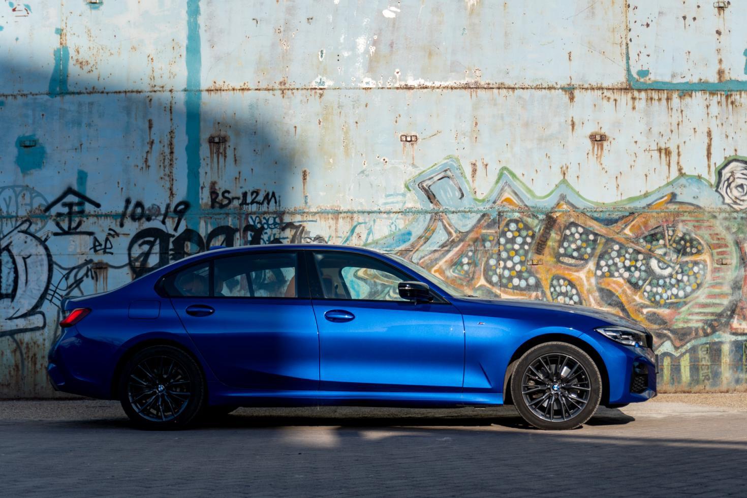 驾域丨爱上高级感试驾宝马330lixdrivem运动曜夜版