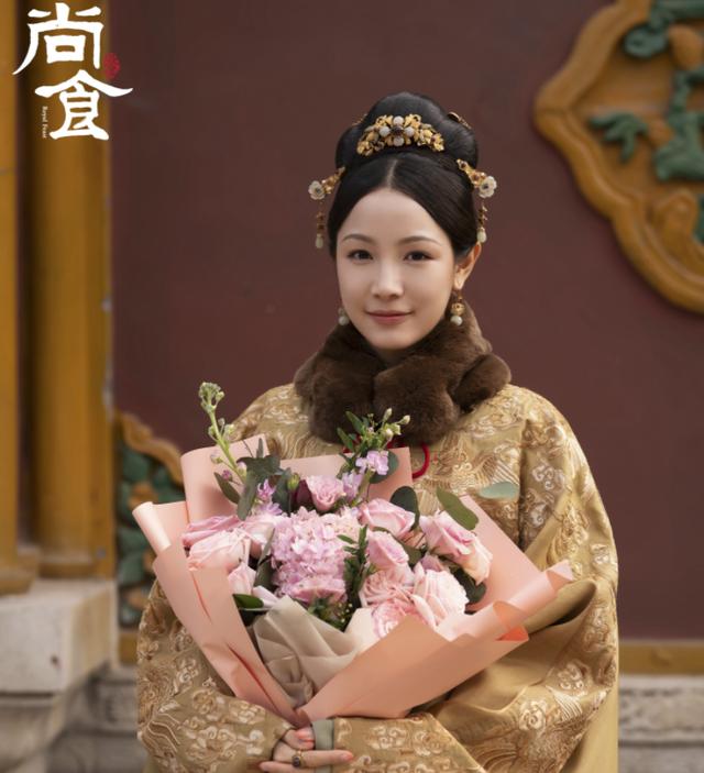 《尚食》官宣杀青,吴谨言许凯再合作,我却在留意配角