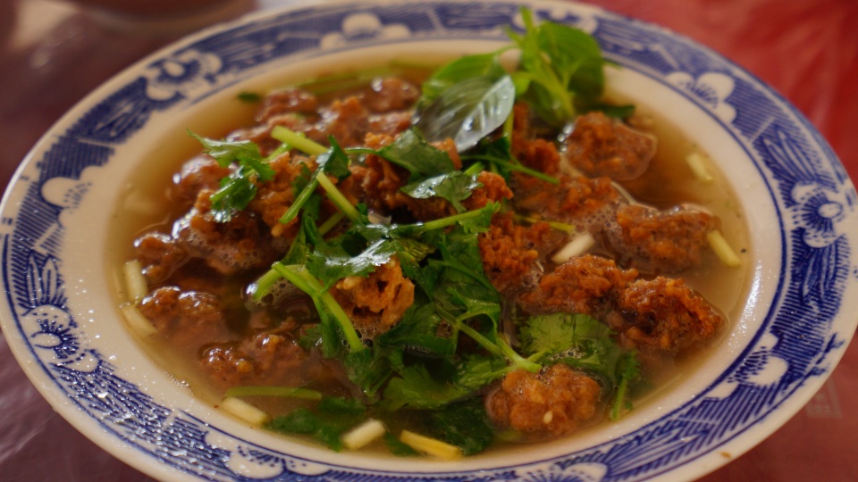 当然除了各式美味又营养的药膳之外,亳州让人眼花缭乱的特色美食小吃