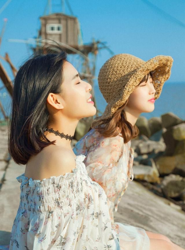 闺蜜拍照,8个拍照姿势试着摆,拍出最甜最美的闺蜜照