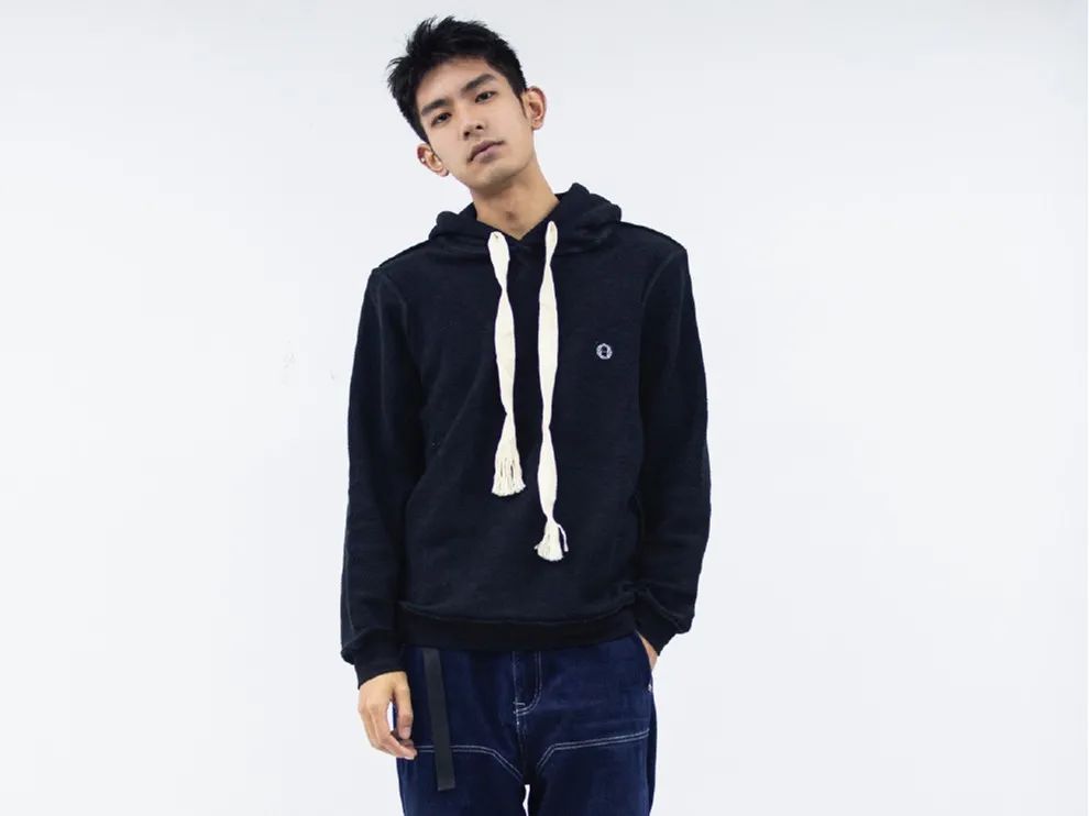 真想把他们一脚踢到选秀节目里.