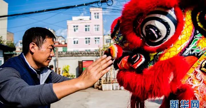 龙狮舞者二十载的坚守与传承|龙狮|舞龙舞狮|彩扎_新浪新闻