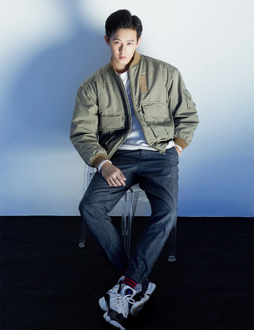 真想把他们一脚踢到选秀节目里.