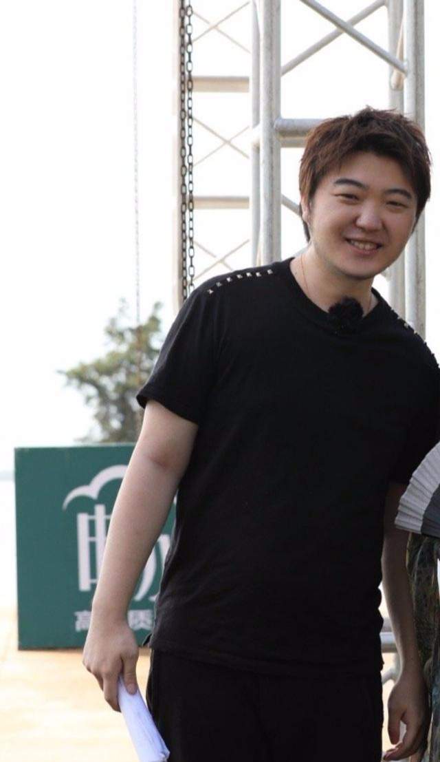 不敢小看日常被调侃的吴彤导演了手握热门综艺被提职成副主任了