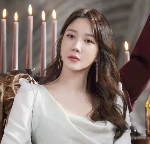 顶楼第二季定档219朱丹泰千瑞珍完婚秀莲复活造型大变