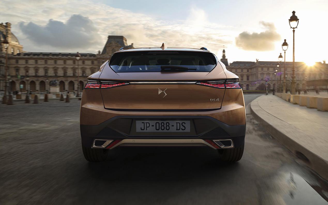 法国人造两厢车真那么厉害?全新ds 4官图发布,内饰再次吸睛